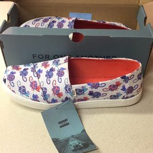 Toms
